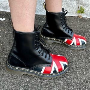 Union Jack Black Doc Dr. Marten Boots Women’s Size 7